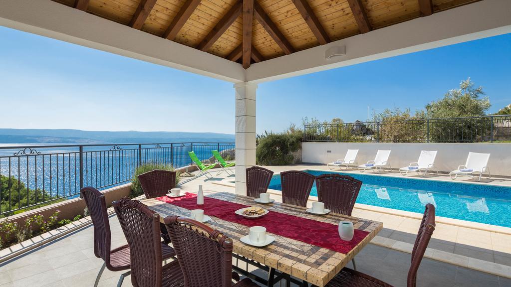 Beachfront Apartments Lara 오미스 외부 사진