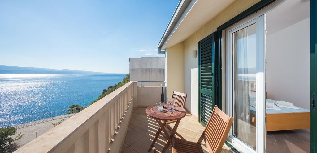 Beachfront Apartments Lara 오미스 외부 사진