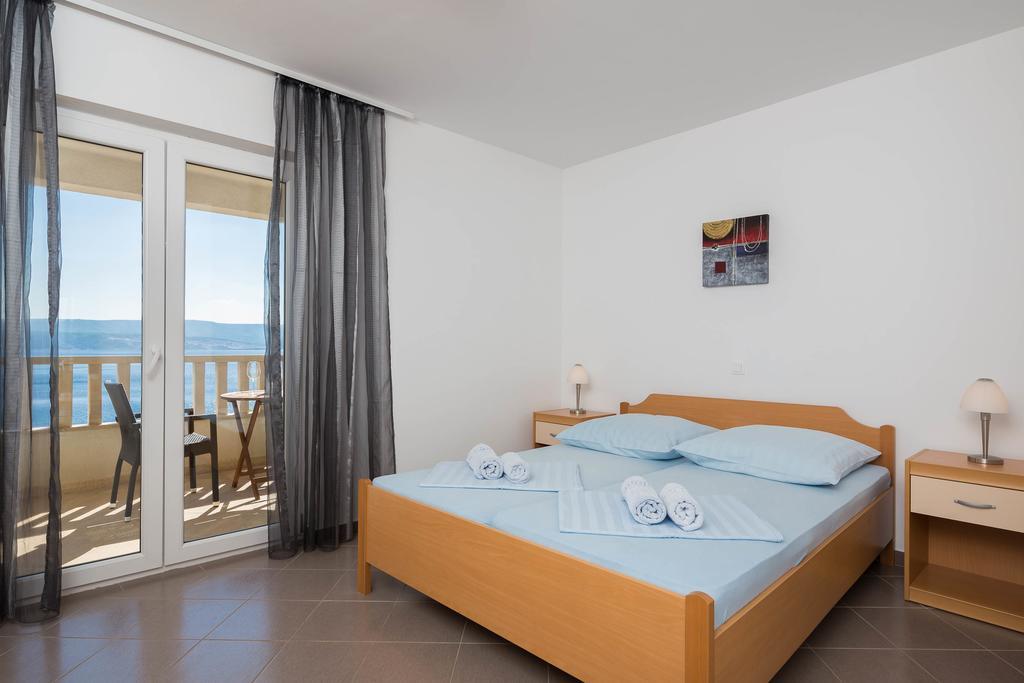 Beachfront Apartments Lara 오미스 외부 사진