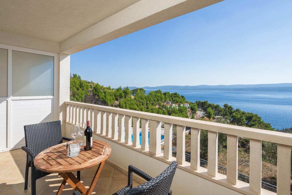 Beachfront Apartments Lara 오미스 외부 사진