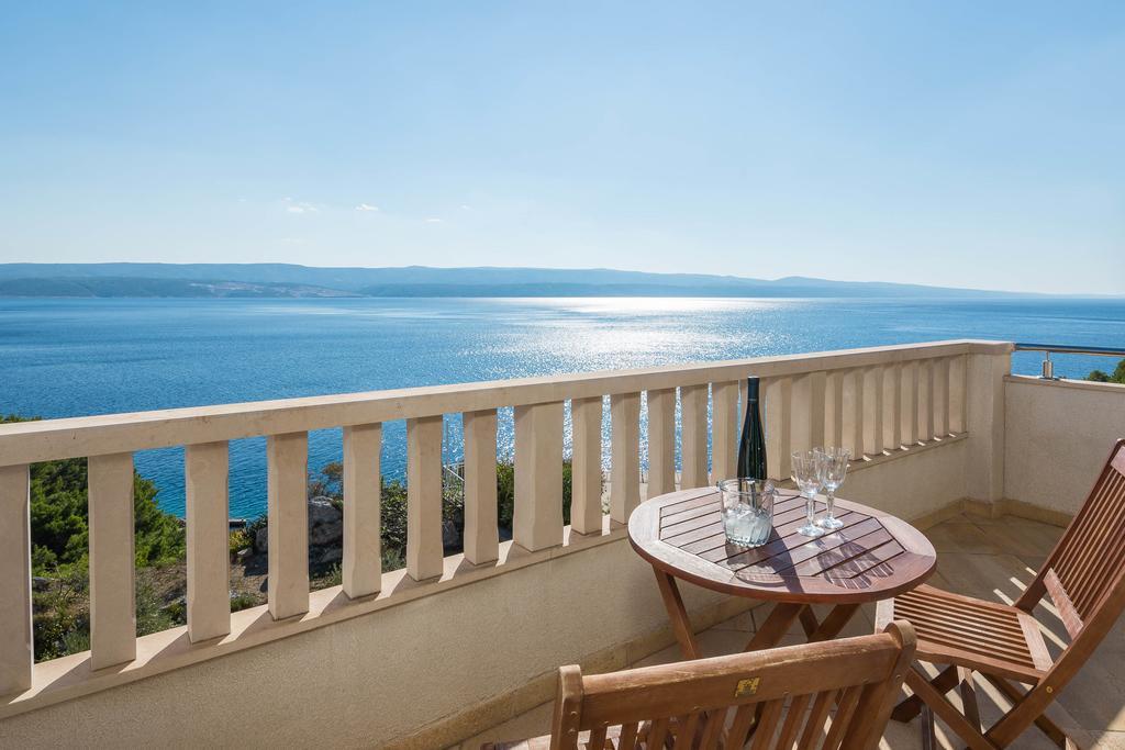 Beachfront Apartments Lara 오미스 외부 사진